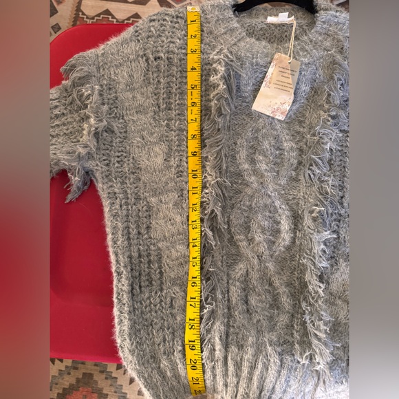 Sweater 🩶 - Picture 7 of 8